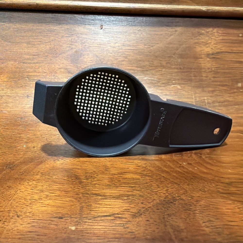 Tupperware Mini Strainer Green Tea Powdered Sugar Sifter Black New Gadget 879-4